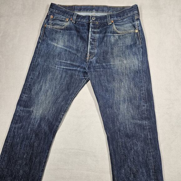 Levis 501 Jeans Mens Size 35x32.5 Straight Fit Cotton Denim Blue Distressed Worn - Picture 2 of 16